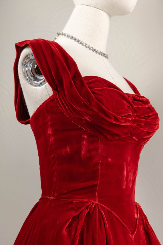 luxurious Rare Custom 50s Red Velvet Ceil Chapman… - image 4