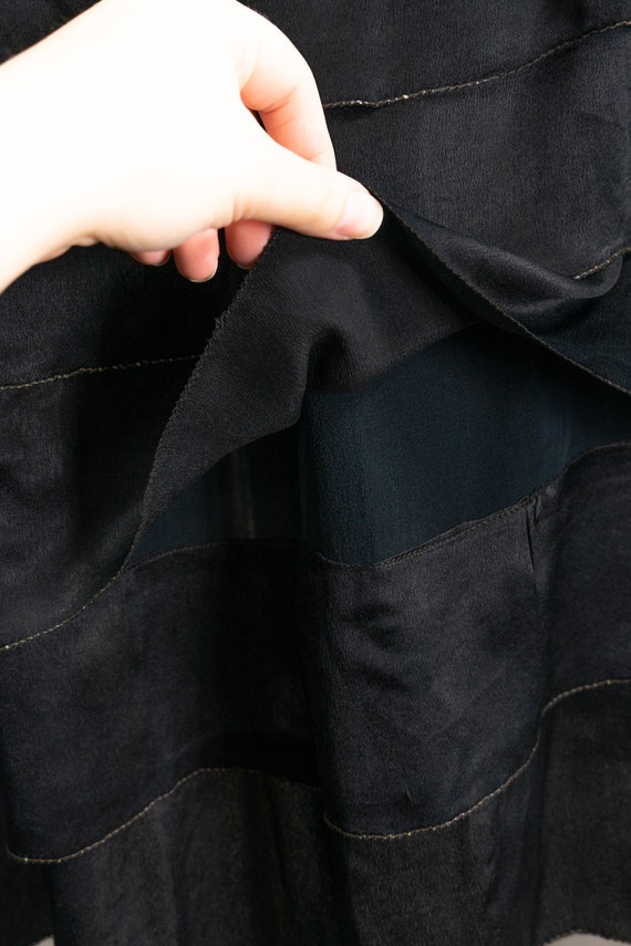 Stunning Whimsical Black Silk 20s Robe De Style D… - image 7