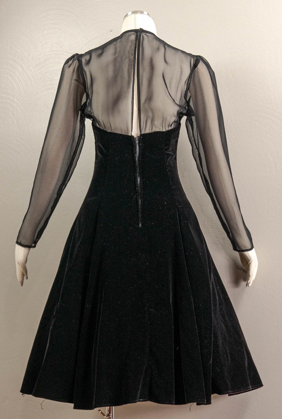 80s does 50s black velvet new look dress with she… - image 9