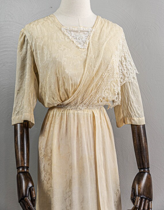 Lovely Antique 1910s Cream Silk Jacquard Dress wi… - image 3