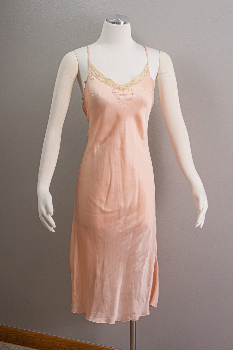 Lace Trim Bias-cut Hand Sewn Vintage 30s peach Silk Slip Dress Embroidered