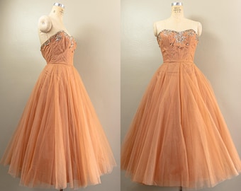 Vestido de fiesta de tul de los años 50: Peggy Hunt, corpiño adornado con lentejuelas y diamantes de imitación, talla pequeña