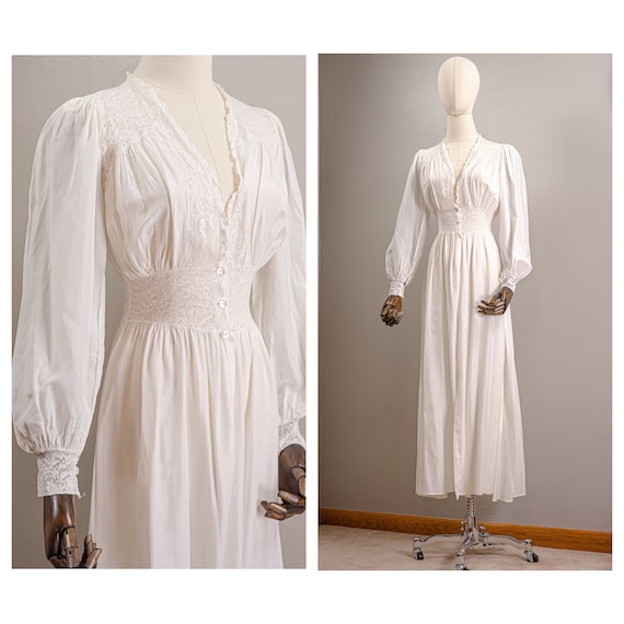 Elegant 40s Soft White Rayon and Lace Peignoir Rob