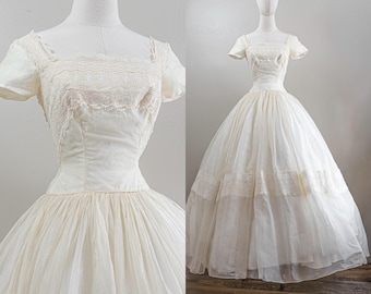Abito da sposa a ball gown in organza di seta color champagne anni '50 di Cahill Beverly Hills, come da foto, taglia extra small