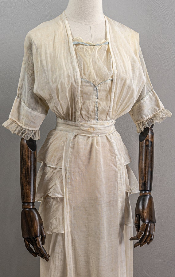 Lovely 1910s Faint Rose Printed Cotton Lawn Dress… - image 3