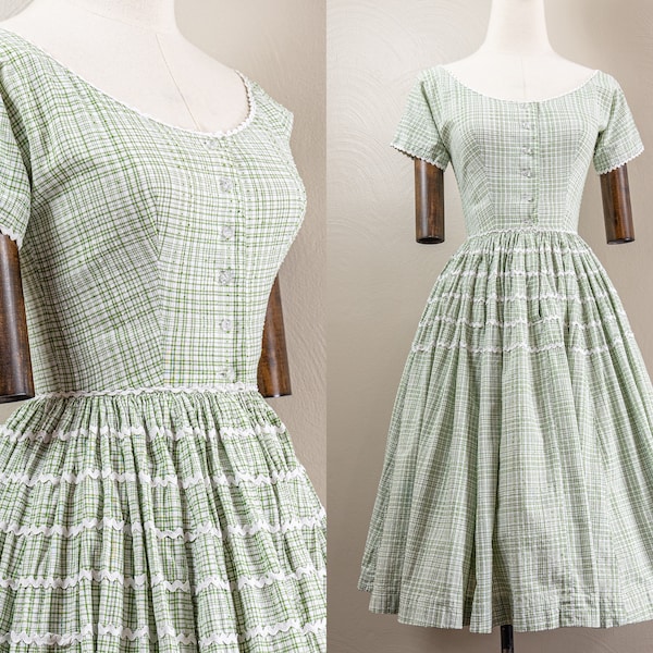 Sweet 50s Green and White Nub Cotton Lanz Oringal Shirt Dress, Full Circle Skirt, Glass Buttons