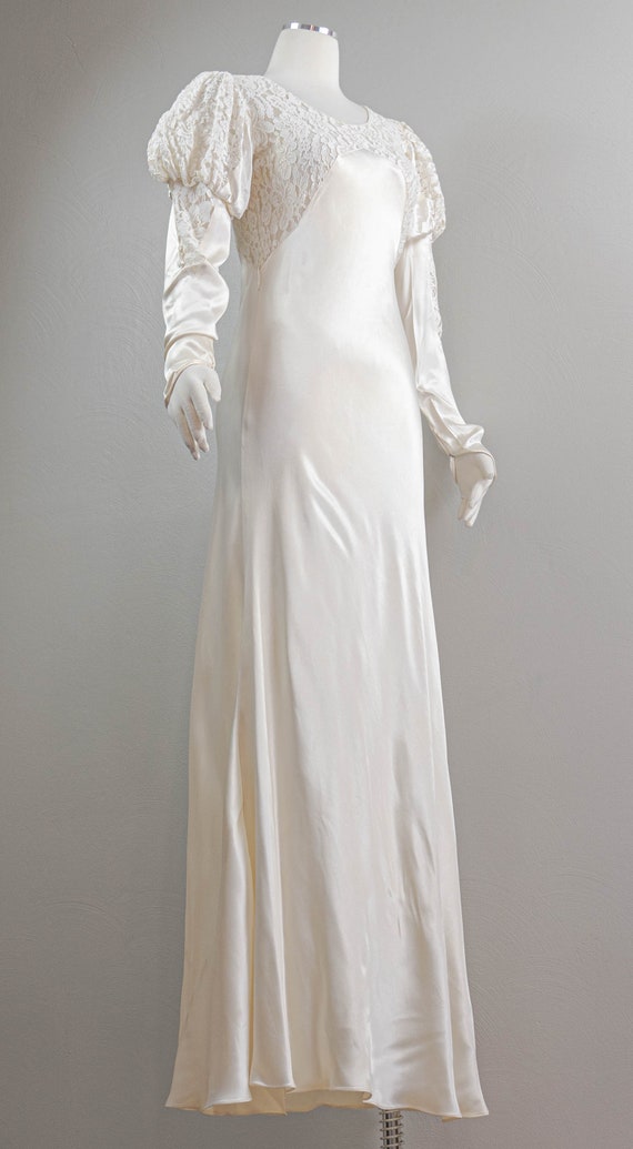 Lovely 30s White Crepe Backed Satin Wedding Dress… - image 6