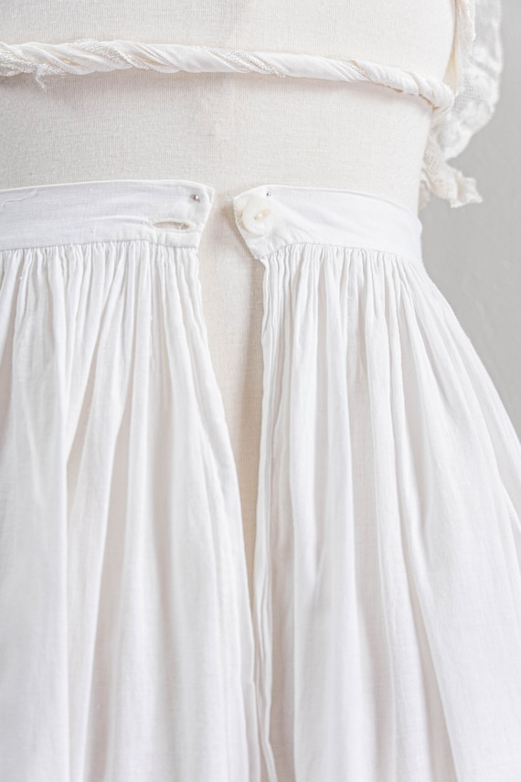 Antique Late Victorian White Cotton Lawn Skirt, Scall… Gem