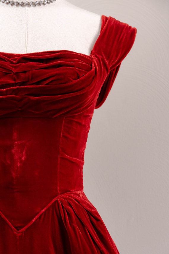 luxurious Rare Custom 50s Red Velvet Ceil Chapman… - image 2