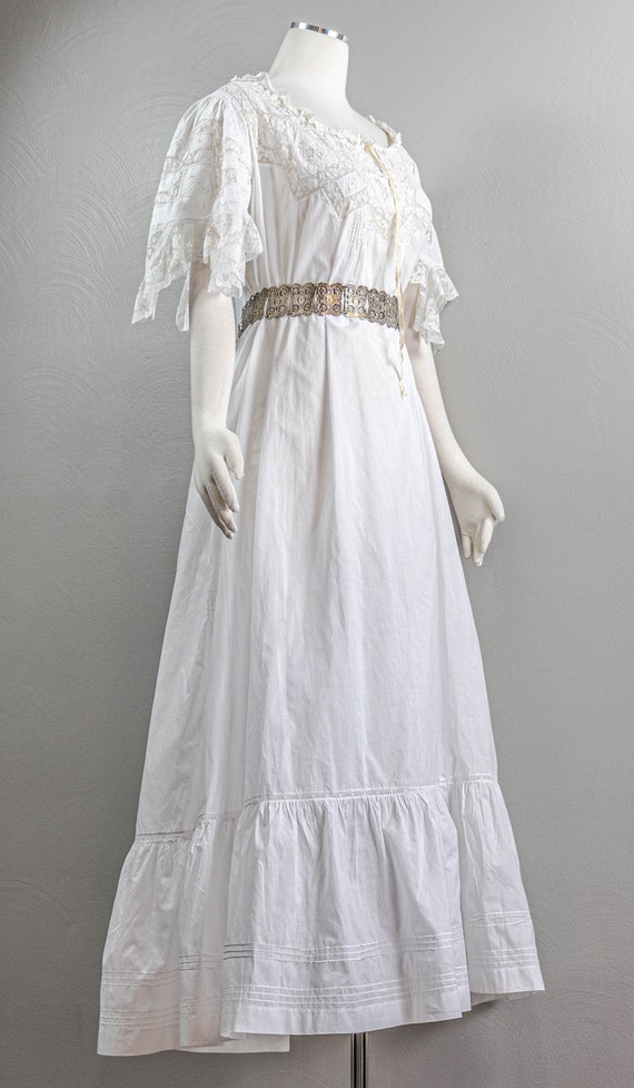 Whimsical Edwardian White Cotton Nightgown Lace N… - image 5