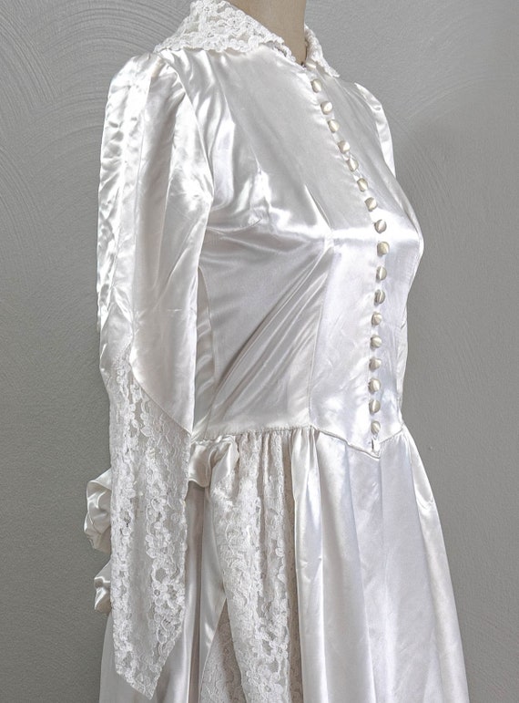 Darling late 40s early 50s White liquid Satin wed… - image 3