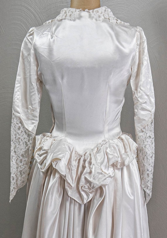 Darling late 40s early 50s White liquid Satin wed… - image 5