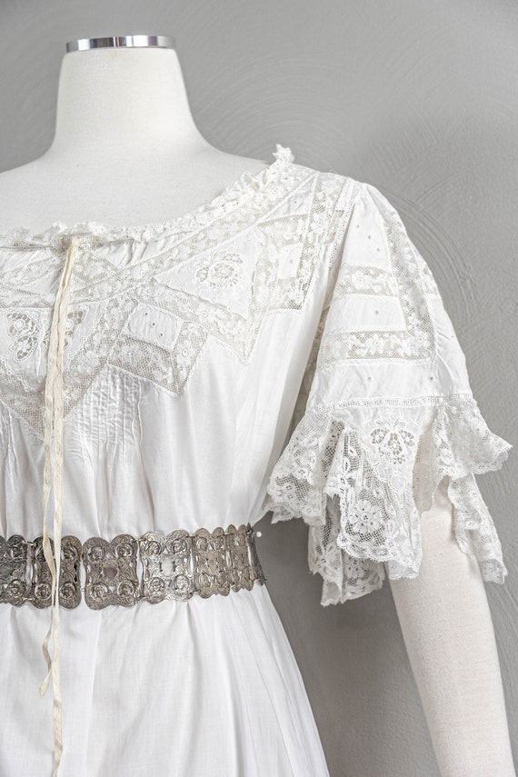 Whimsical Edwardian White Cotton Nightgown Lace N… - image 4