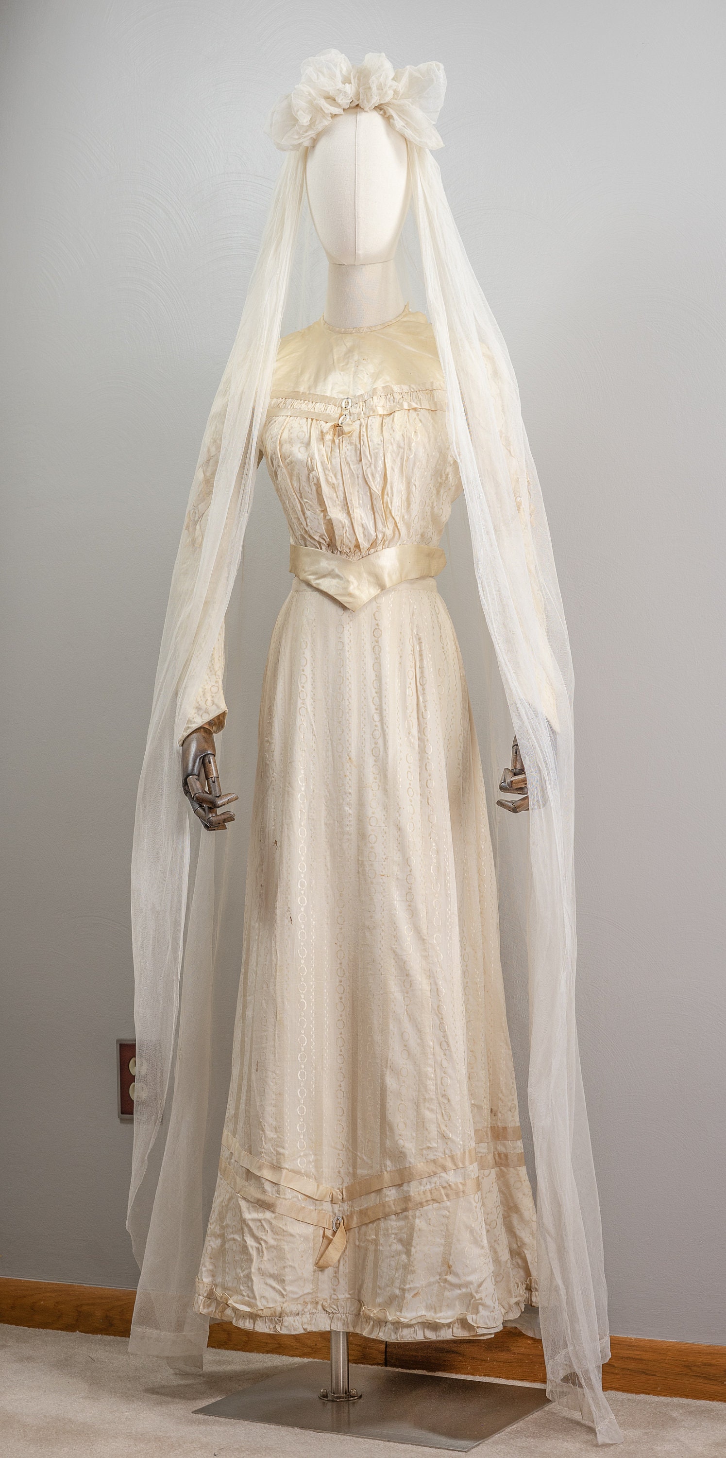 Antique Victorian Wedding Gown, Bodice Skirt and Veil, Silk