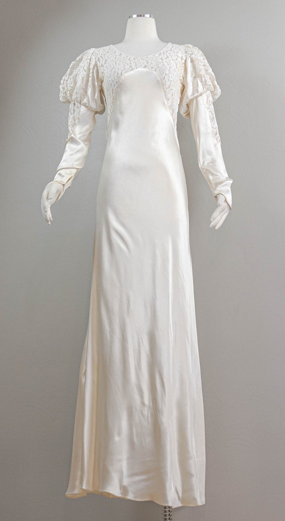 Lovely 30s White Crepe Backed Satin Wedding Dress… - image 2