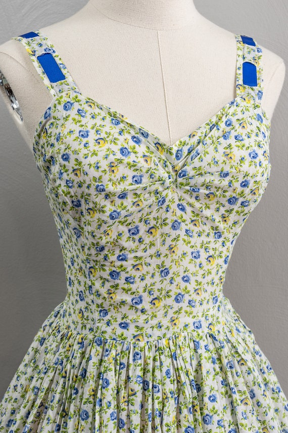 Darling 30s/40s Blue and yellow Rose Printed Cott… - image 4