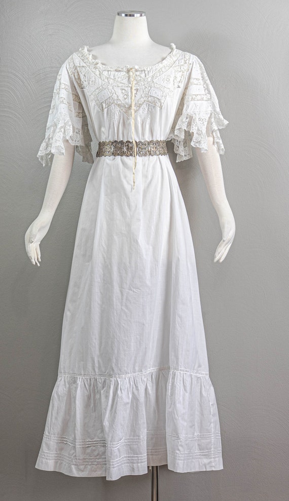 Whimsical Edwardian White Cotton Nightgown Lace N… - image 2
