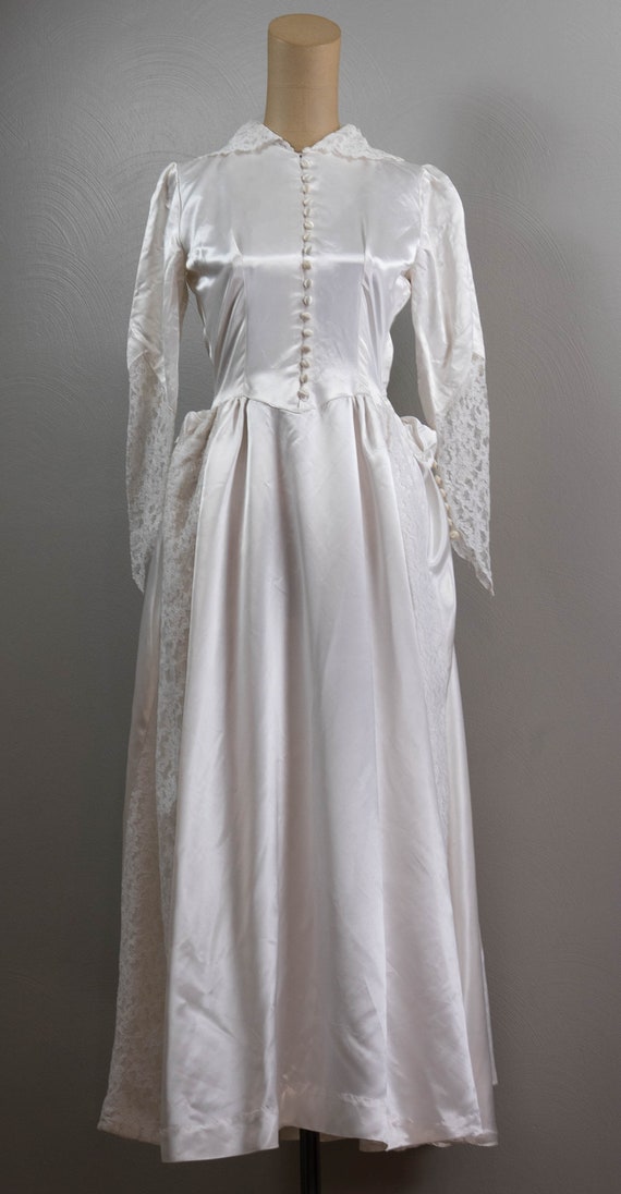 Darling late 40s early 50s White liquid Satin wed… - image 2