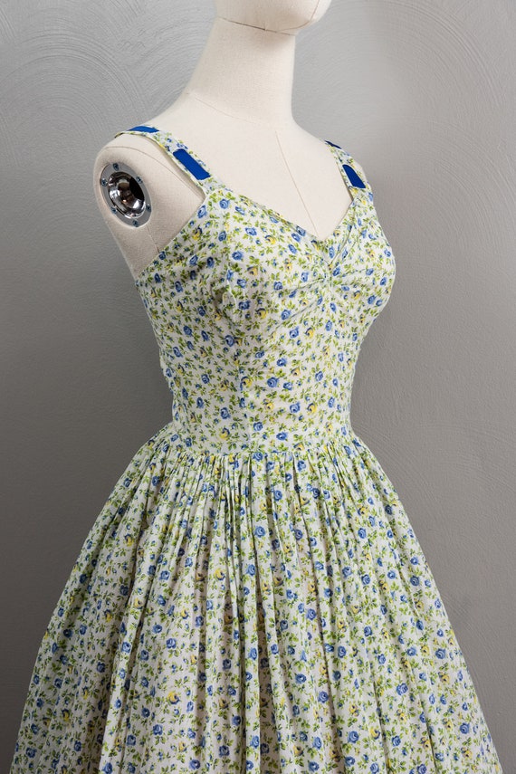 Darling 30s/40s Blue and yellow Rose Printed Cott… - image 5