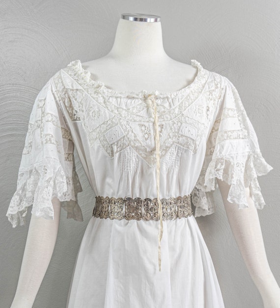 Whimsical Edwardian White Cotton Nightgown Lace N… - image 3