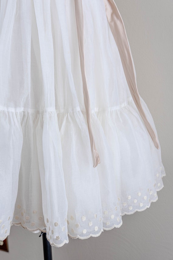 Darling 50s/60s White Cotton Organdy Party Dress,… - image 6