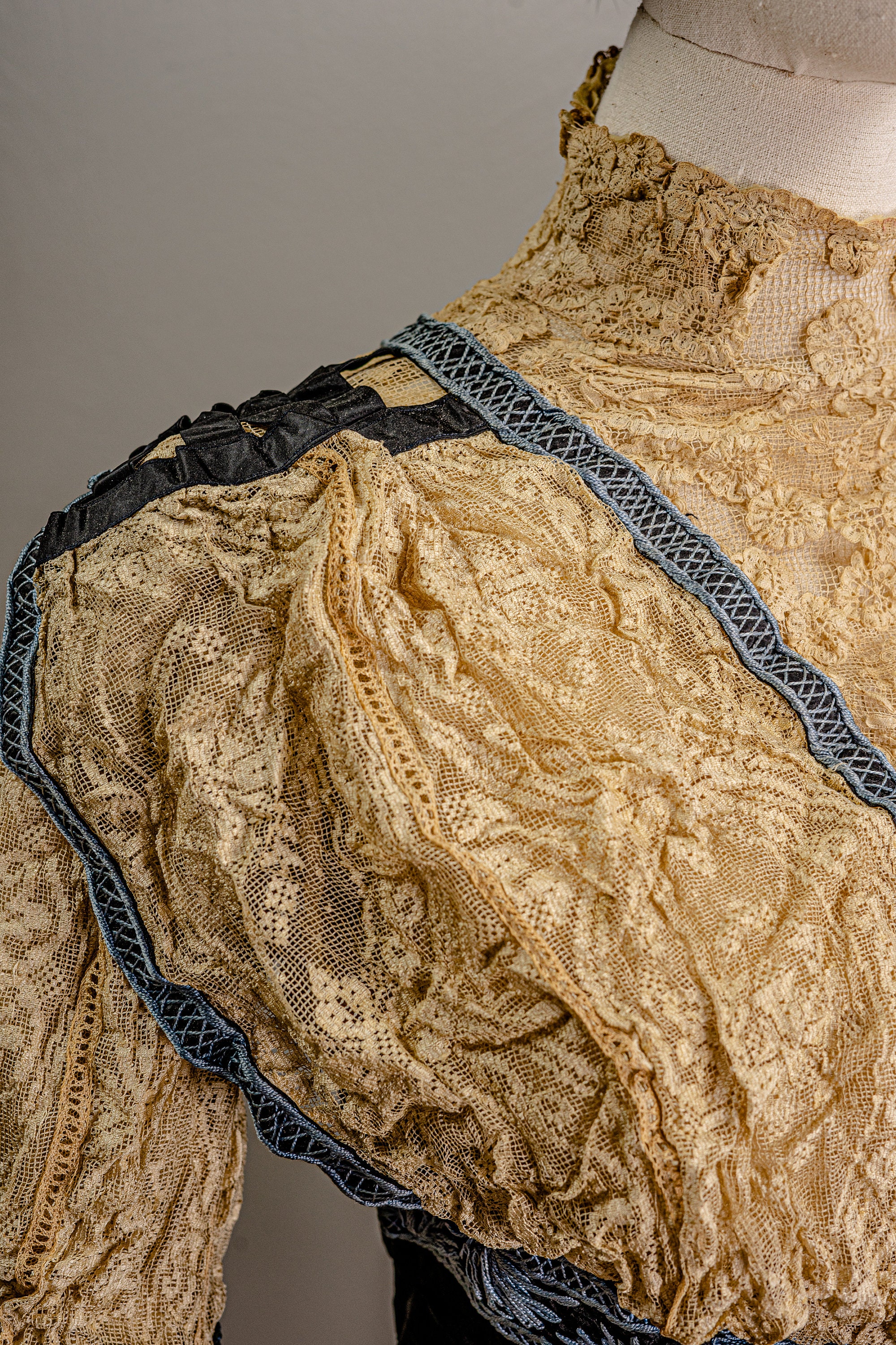 Edwarda Lace Luxe Bib