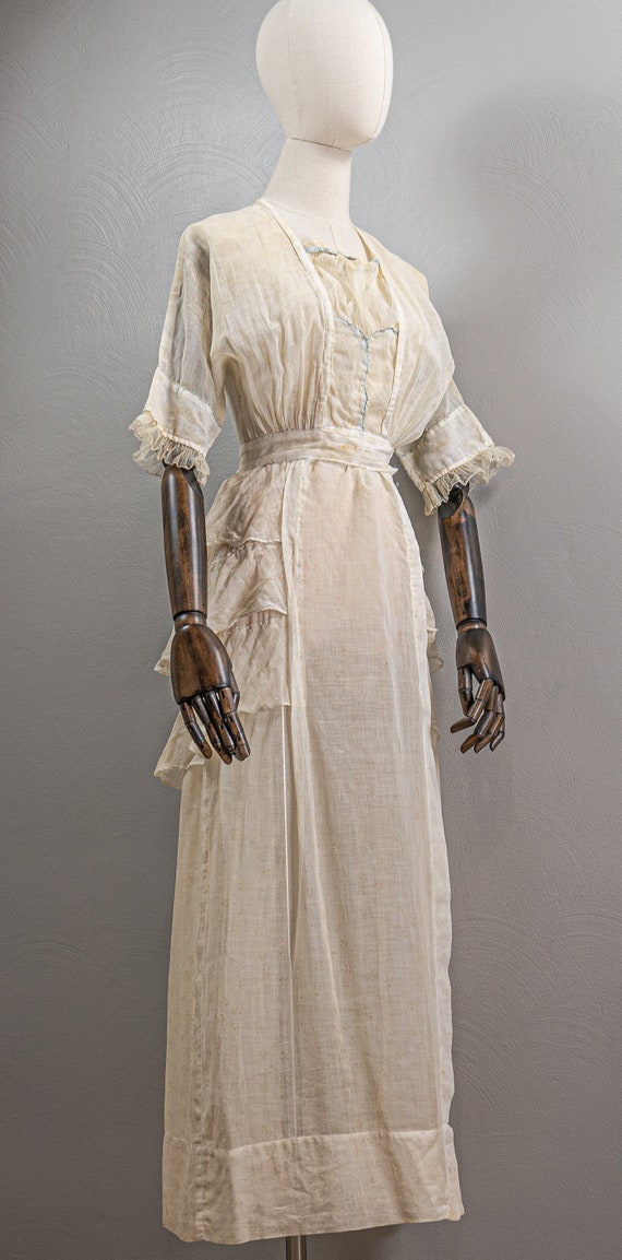 Lovely 1910s Faint Rose Printed Cotton Lawn Dress… - image 4