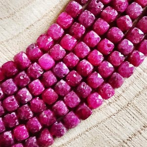 Rubin Würfel Perlen 4,5 x 4,5 x 4,5 mm Strang, facettiert