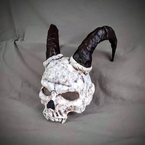 Long horn Krampus Skull Mask / Horned Skull / Horned Demon Skull  / Wearable Mask