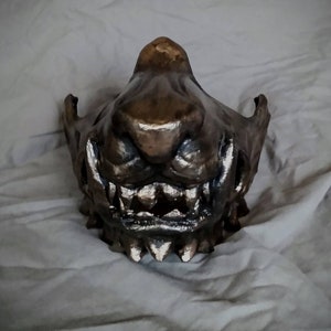Masque Mempo loup samouraï peint en bronze