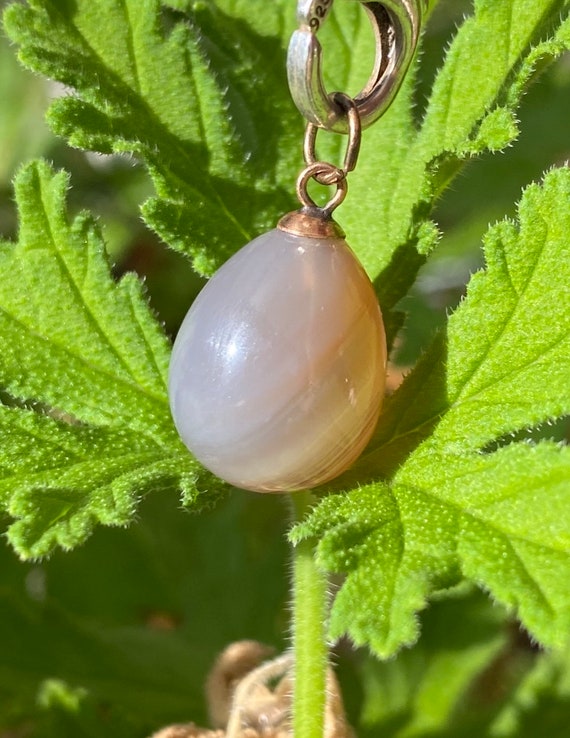 Beautiful banded agate egg pendant - image 9