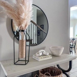 wood chain link decor on an entryway table