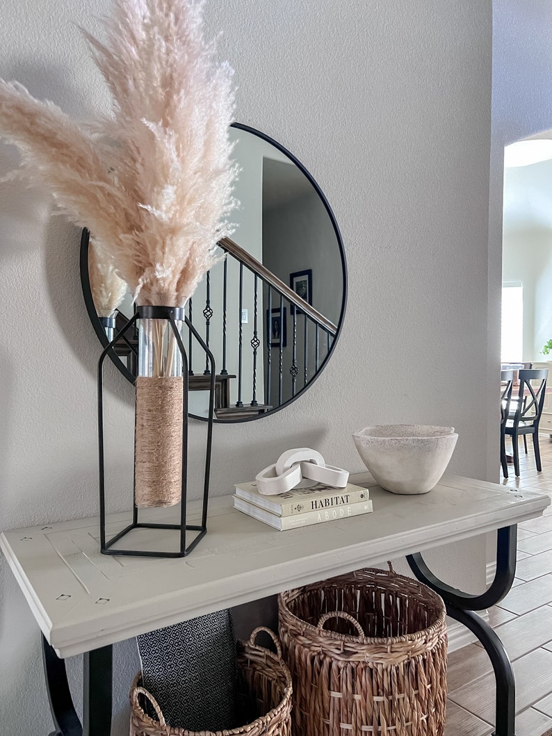 wood chain link decor on an entryway table