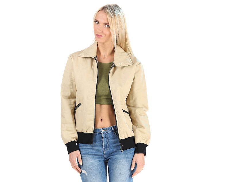 Vintage Bomber Jacket 70s Beige Quilted Retro Puffy Jacket Insulated Zip Up Hipster Soft Cotton Winter Short Blazer Coat Vintage Puff M
