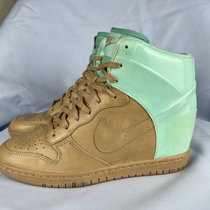 Nike sky high dunks india sales