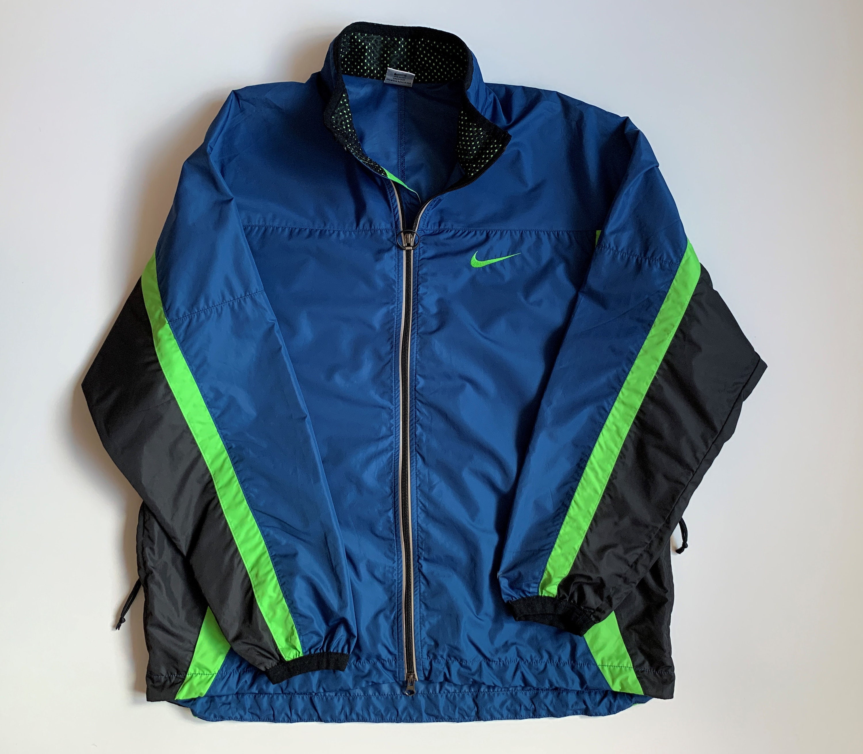 90s Nike Vintage Reflective Clima-fit Windbreacker Mens 90s Nike Vintage Reflective Clima-fit Windbreacker Mens