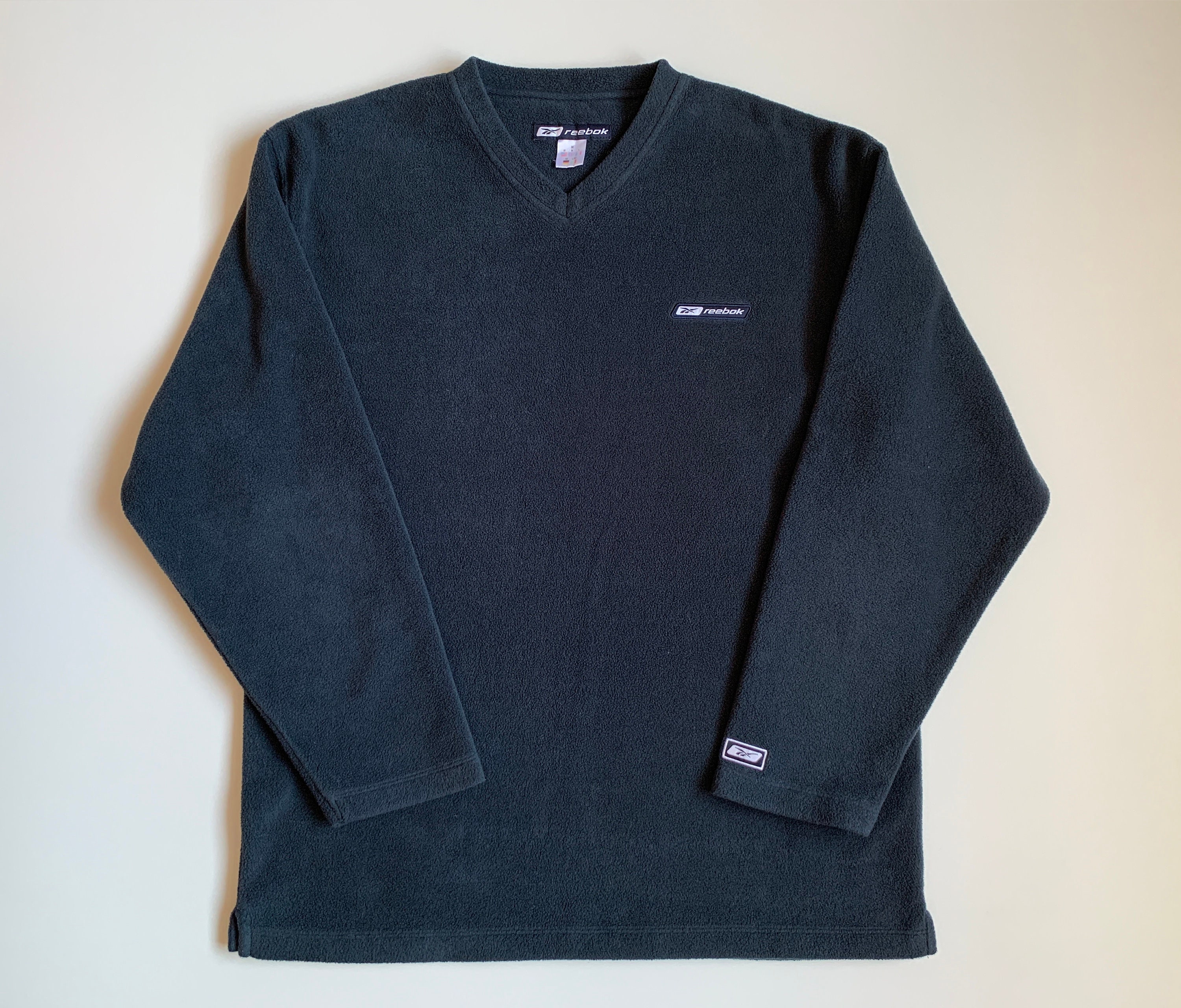 Reebok Vintage Men's V-neck Fleece Sweatshirt Size M Dark Reebok Vintage Men's V-neck Fleece Sweatshirt Size M Dark