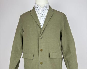 Camisa tipo blazer de Calvin Klein, confeccionada en tela de Mario Bellucci (Lyocell/Lino), talla M para hombre.