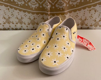 yellow daisy vans