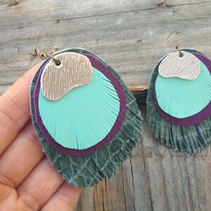 Pendientes Pavo Real, Grandes pendientes Cuero, Plumas Pavo real, Pendientes Étnicos multicolor, Bisuteria Cuero
