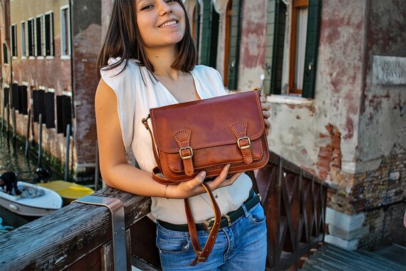 Pampora Leather Vintage Deluxe Leather Crossbody Saddle Bag