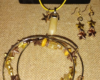 Conjunto de joyas lleno de estrellas