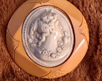 Bakelite Cameo Brooch