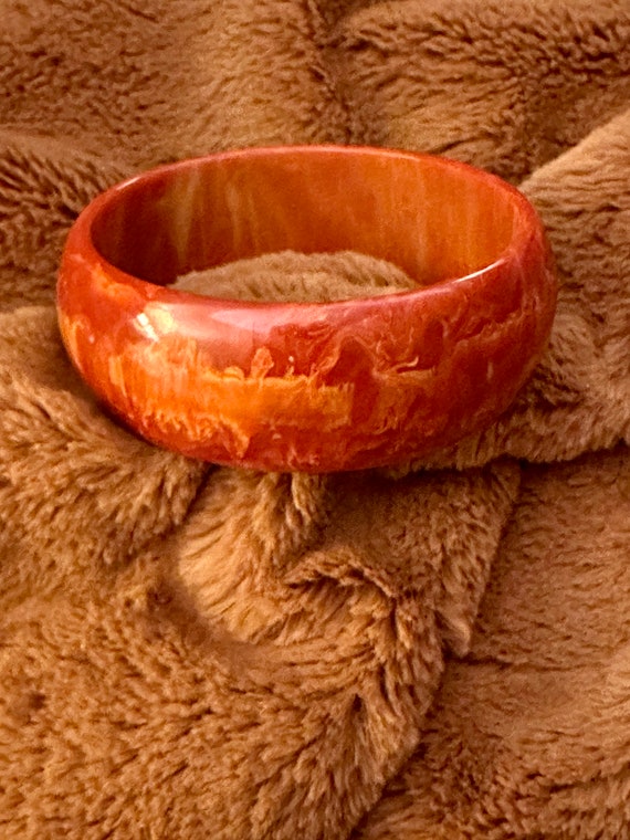 Rust Orange Bakelite Bangle: Geometric Design, Ra… - image 3
