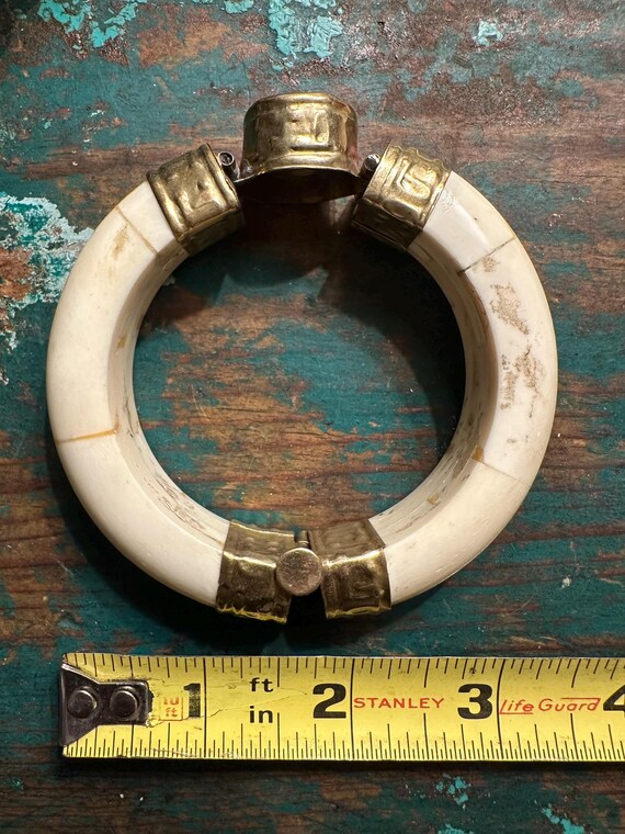 Vintage Bovine Bone Hinged Bracelet with Agate - image 8