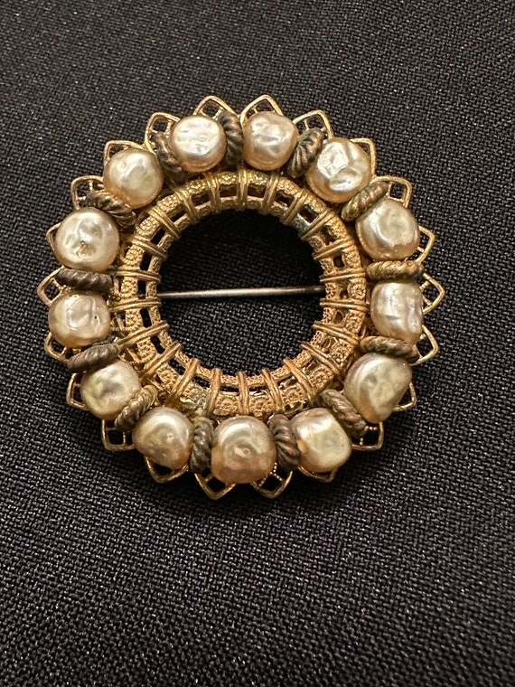 Miriam Haskell Pearl Brooch - image 1