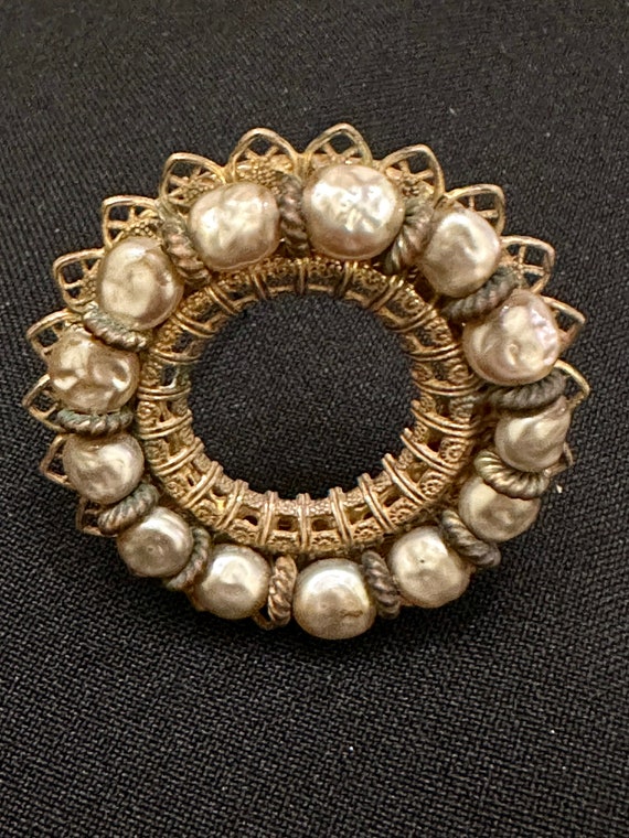 Miriam Haskell Pearl Brooch - image 9