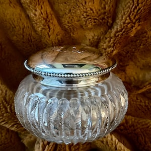 Dresser Jar