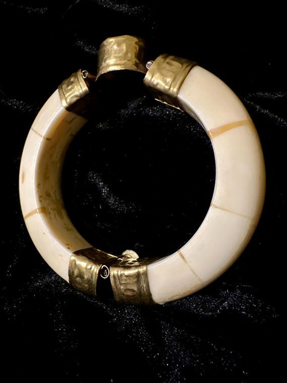 Vintage Bovine Bone Hinged Bracelet with Agate - image 2