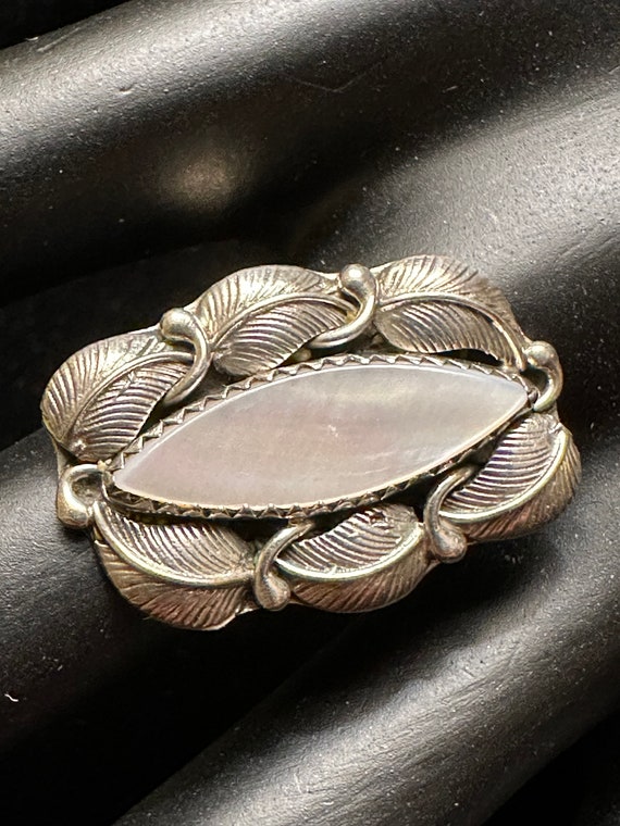 Native American Sterling MOP Ring - image 8